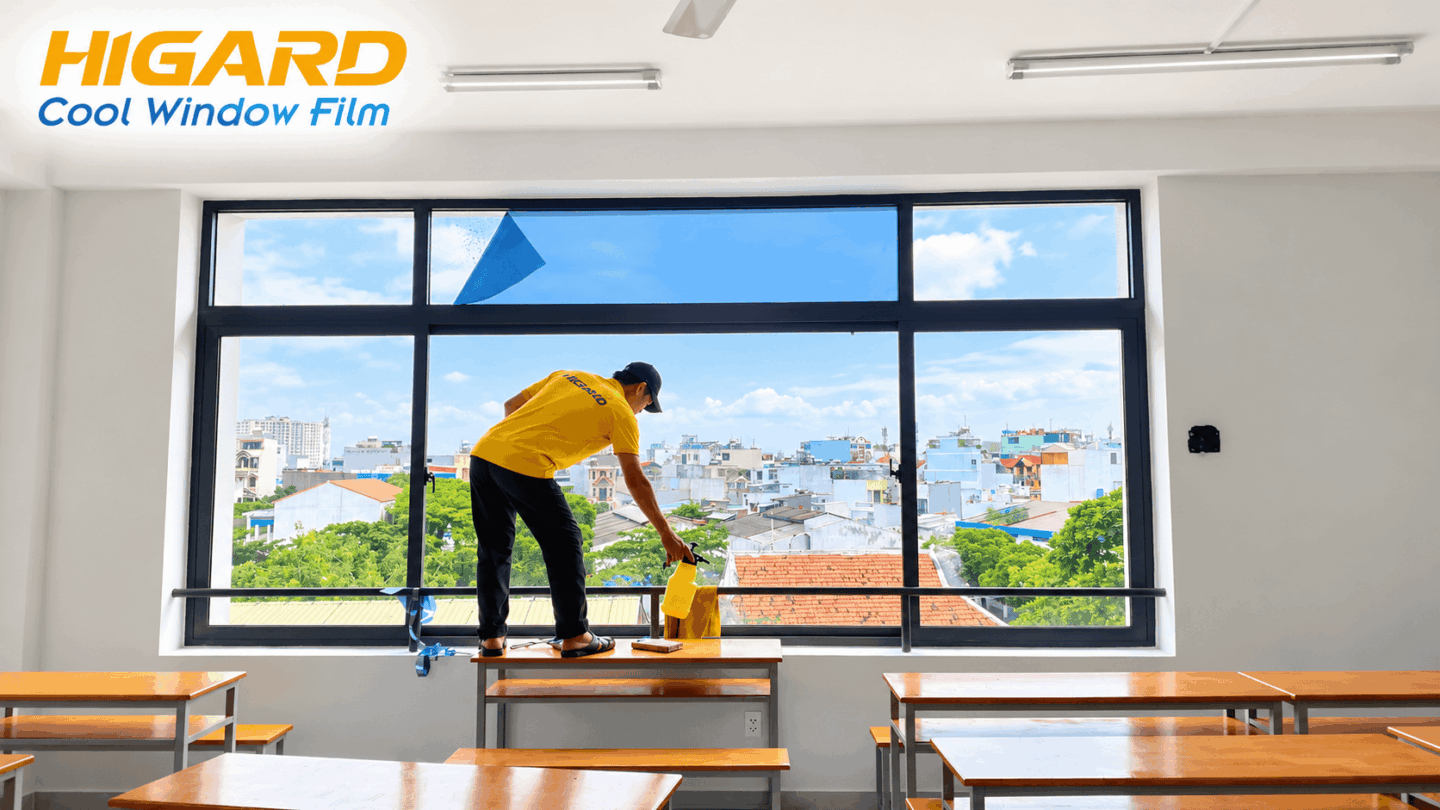 Dán Phim Cách Nhiệt Phản Quang 1 Chiều: Giải Pháp Chống Nóng Tuyệt Vời (Dự Án THPT Đông Á) 6 Phim cách nhiệt phản quang 1 chiều cho cửa kính trường học