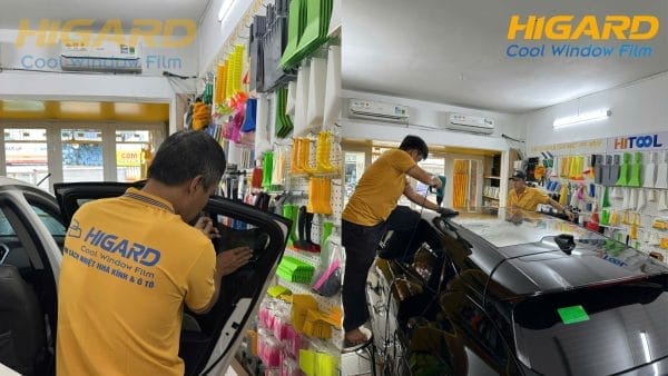Phim Cách Nhiệt Dán Bên Trong Hay Ngoài Xe