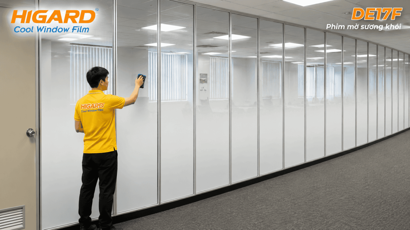 Thi Công Decal Tản Sương Mờ Higard Cho Văn Phòng