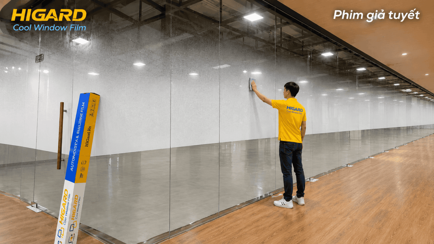 Decal Dán Kính Chấm Bi Gradient Higard cho vách kính văn phòng hiện đại