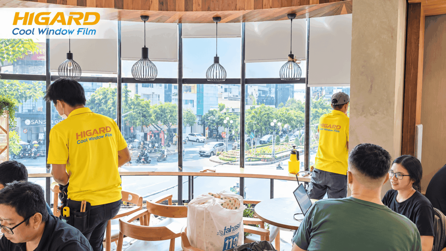 Dán phim cách nhiệt kính quán cafe