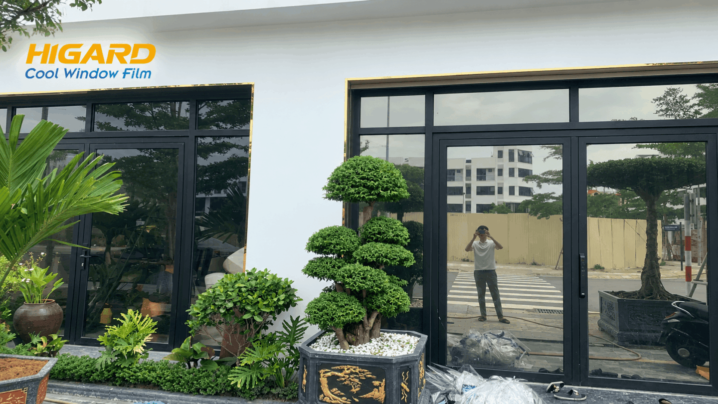 Phim cách nhiệt phản quang Higard HG80 trên kính nhà xưởng