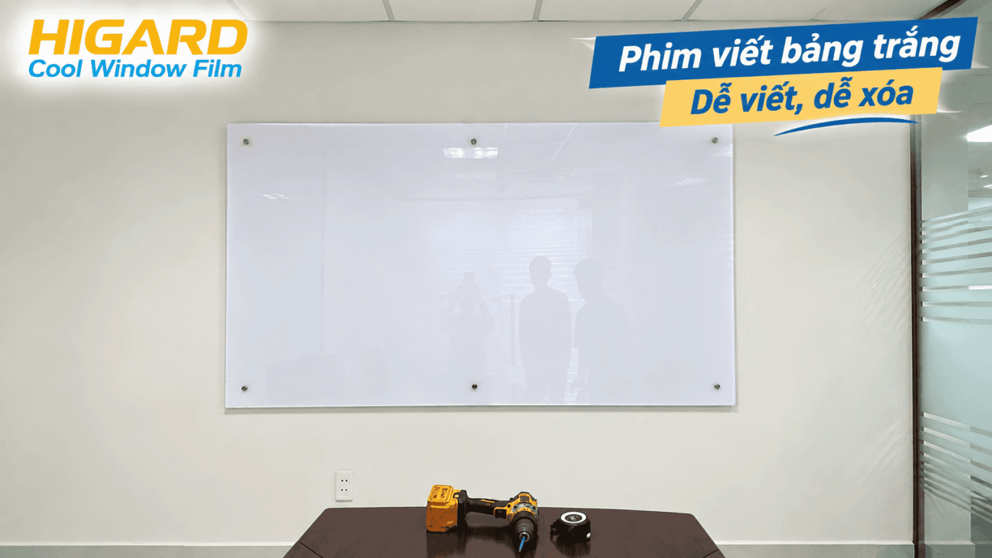 Phim viết bảng trắng giúp biến vách kính thành bảng brainstorming cho đội nhóm
