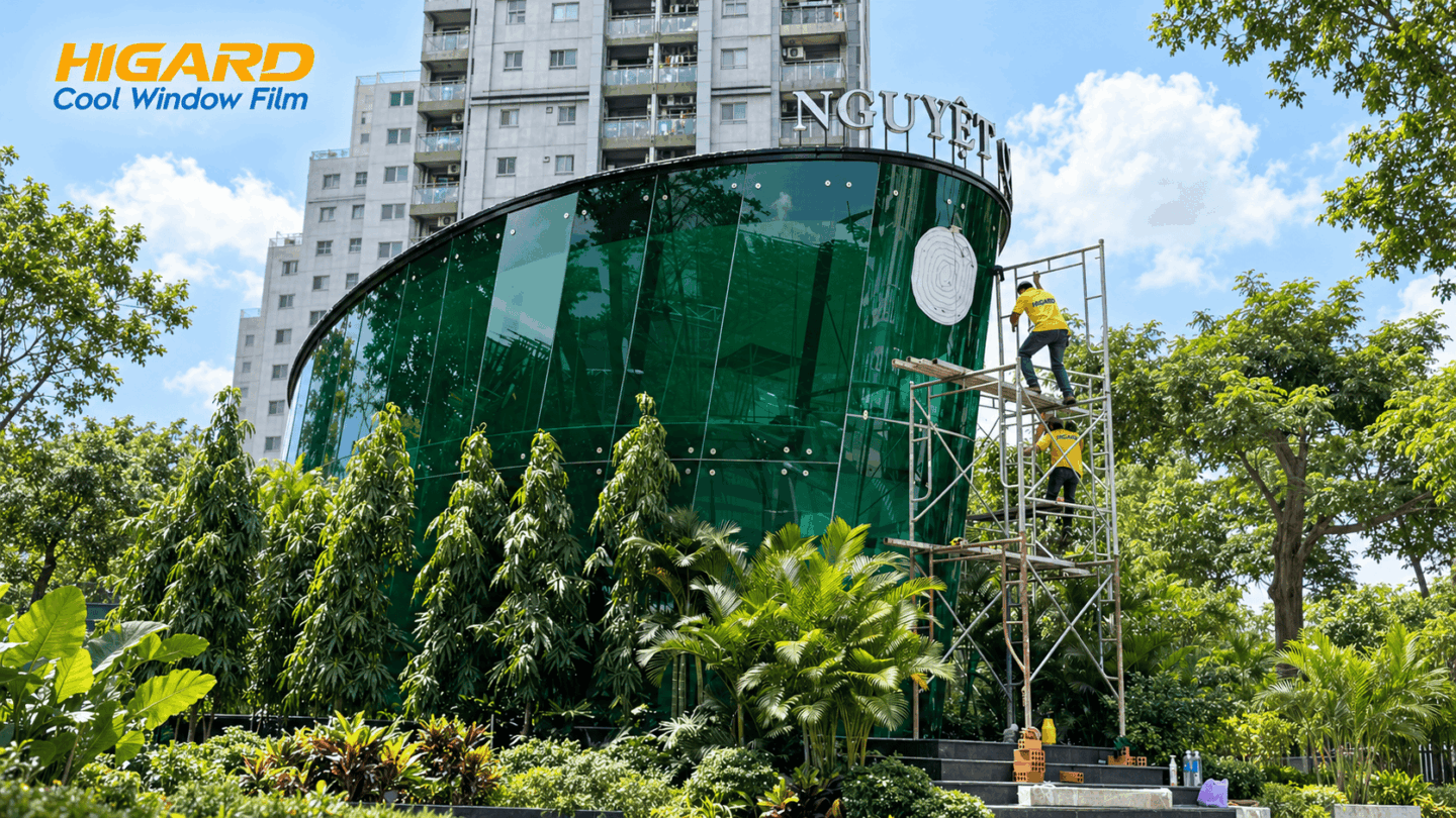 Báo giá phim trang trí kính DE12F thi công trọn gói cho quán cà phê