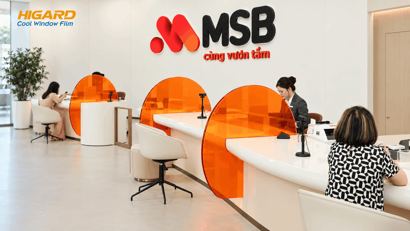 Thi công phim dán kính màu cam DE11F tại ngân hàng MSB – Điểm nhấn nổi bật cho không gian làm việc 2 Vách kính bàn làm việc MSB dán phim DE11F màu cam có độ xuyên sáng 55%.